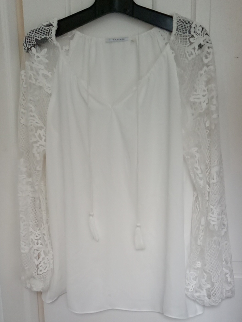T Tahari White Boho Lace Raglan Long Sleeve Blouse Top Tassels Size M